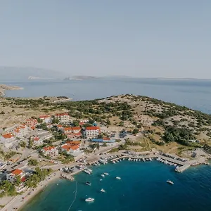 Nadia 4*, Stara Baška Kroatië